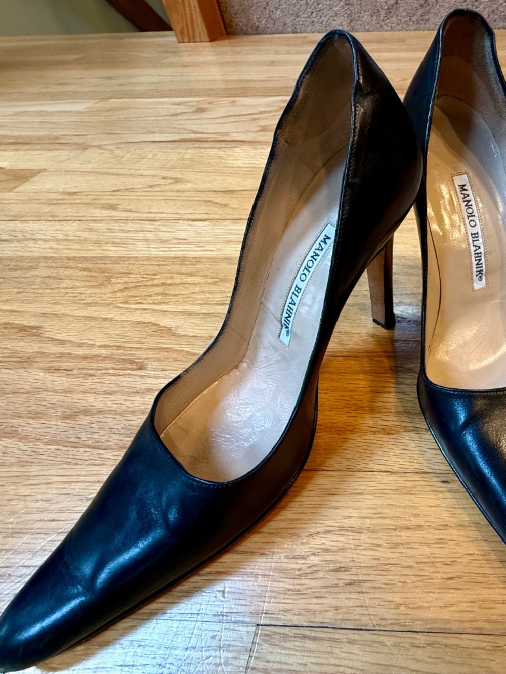 Classic Black Leather Stilettos - Manolo Blahnik (Size 36 - US 5.5)